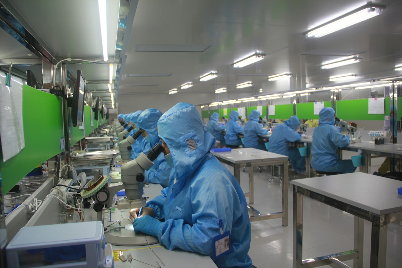 Precision optics and semiconductor-grade manufacturing hardware—the kind of shop floor MJAC is meant to orchestrate with MES. Photo: Unsplash.