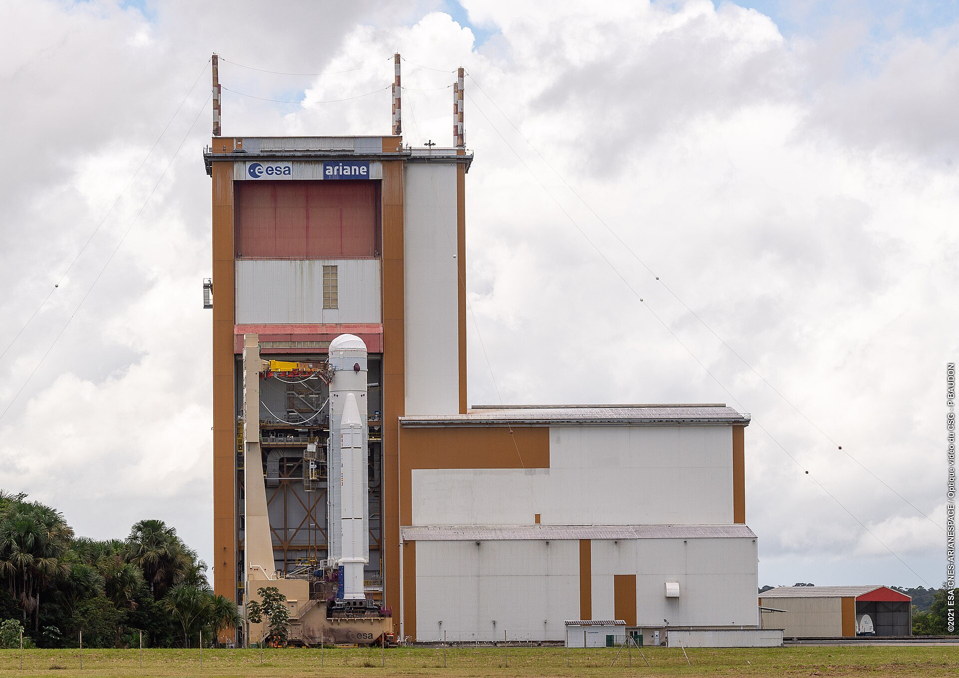 Ariane 5 launch vehicle moved into the final assembly building at Europe's Spaceport, French Guiana. NASA James Webb Space Telescope (Flickr), CC BY 2.0.